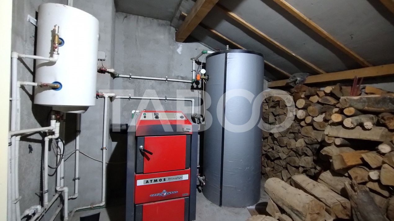 Casă cu 10 camere de vânzare în Rausor – fotografia 18 din 24