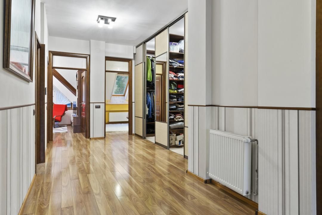 Casă cu 8 camere de vânzare în Vatra Luminoasa, București – fotografia 19 din 38
