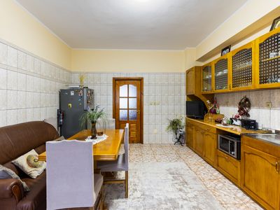 Casă cu 8 camere de vânzare în Faleza Nord, Constanța – fotografia 3 din 25