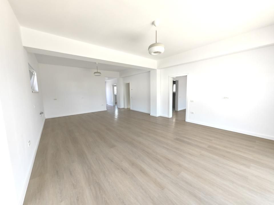 Casă cu 4 camere de vânzare în Tunari – fotografia 2 din 26