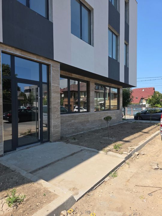 Spațiu comercial cu 4 camere de închiriat în Faleza Nord, Constanța – fotografia 3 din 43