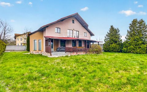 Casă cu 6 camere de închiriat în Stupini, Brașov
