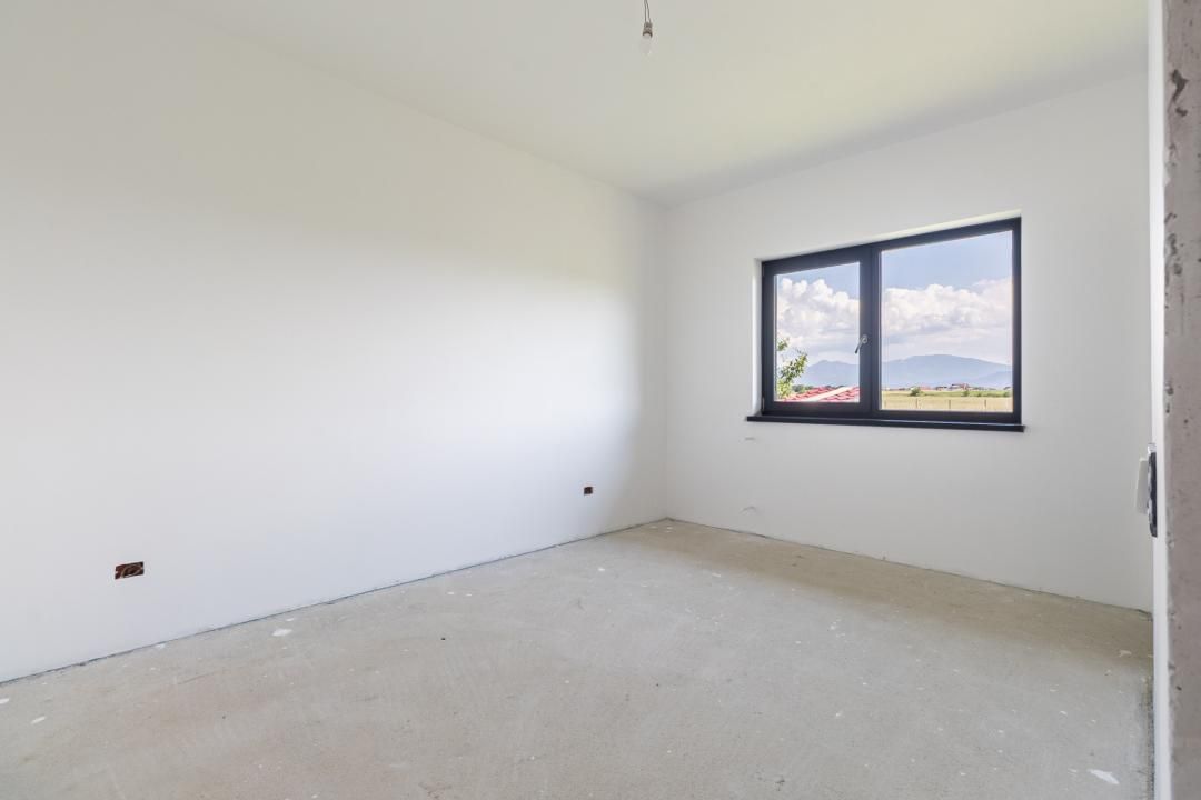 Casă cu 4 camere de vânzare în Sânpetru – fotografia 10 din 13