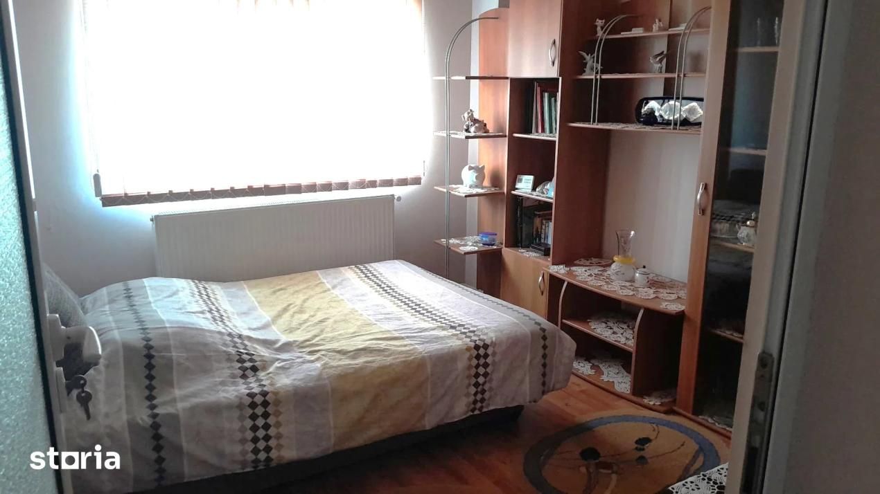 Apartament cu 2 camere de vânzare în Ultracentral, Ineu – fotografia 8 din 9