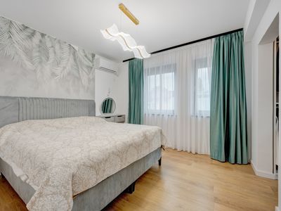 Casă cu 4 camere de vânzare în Alexandriei, București – fotografia 2 din 35