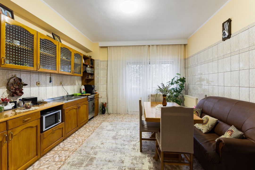 Casă cu 8 camere de vânzare în Faleza Nord, Constanța – fotografia 4 din 25