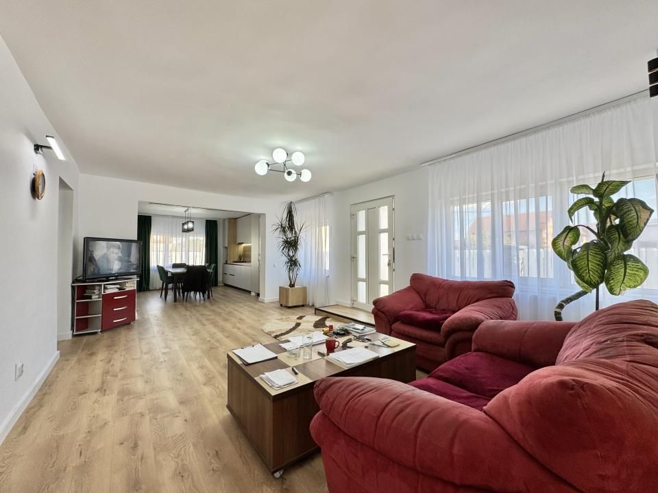 Casă cu 7 camere de vânzare în Tineretului, Sibiu – fotografia 8 din 21
