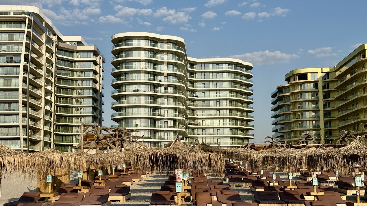 Apartament cu 3 camere de vânzare în Mamaia – fotografia 1 din 57