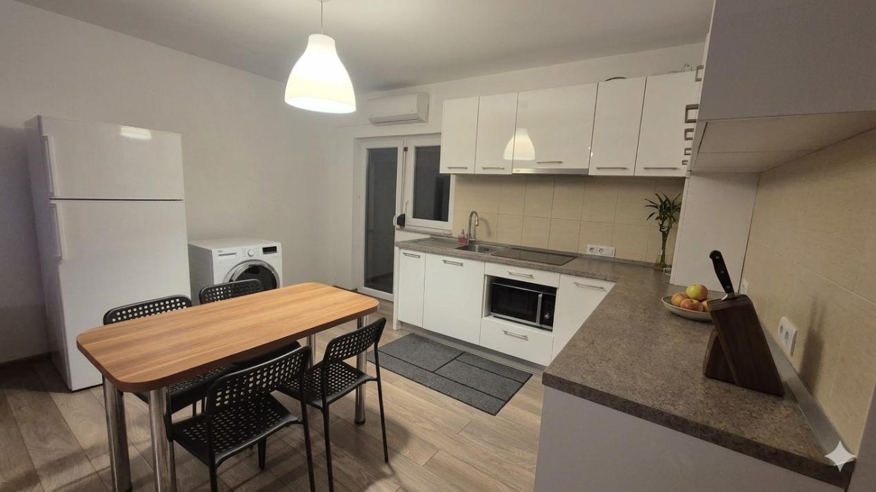 Casă cu 3 camere de vânzare în Trivale, Pitești – fotografia 2 din 7