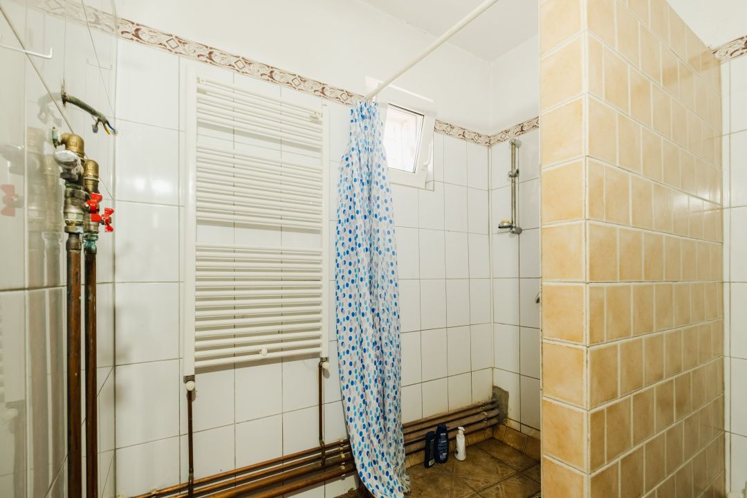 Casă cu 6 camere de vânzare în Jebel – fotografia 11 din 22