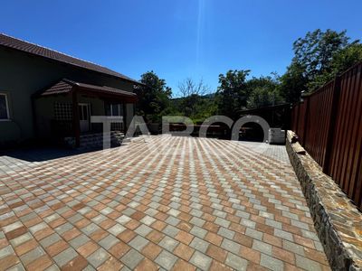 Hotel / pensiune cu 8 camere de vânzare în Rășinari – fotografia 4 din 32