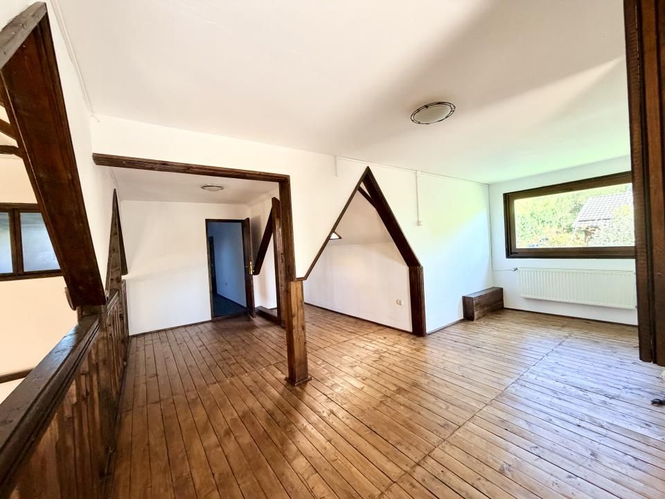 Casă cu 6 camere de vânzare în Nord-Est, Livadea – fotografia 23 din 39