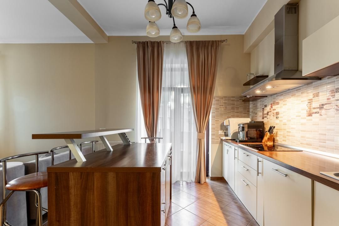 Casă cu 7 camere de vânzare în Ferdinand, București – fotografia 4 din 25