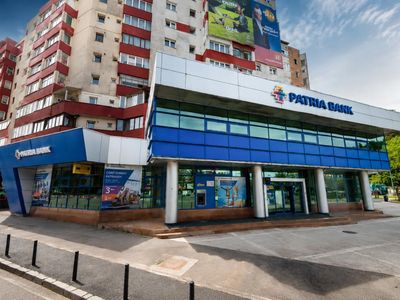 Spațiu comercial cu 10 camere de vânzare – fotografia 3 din 13