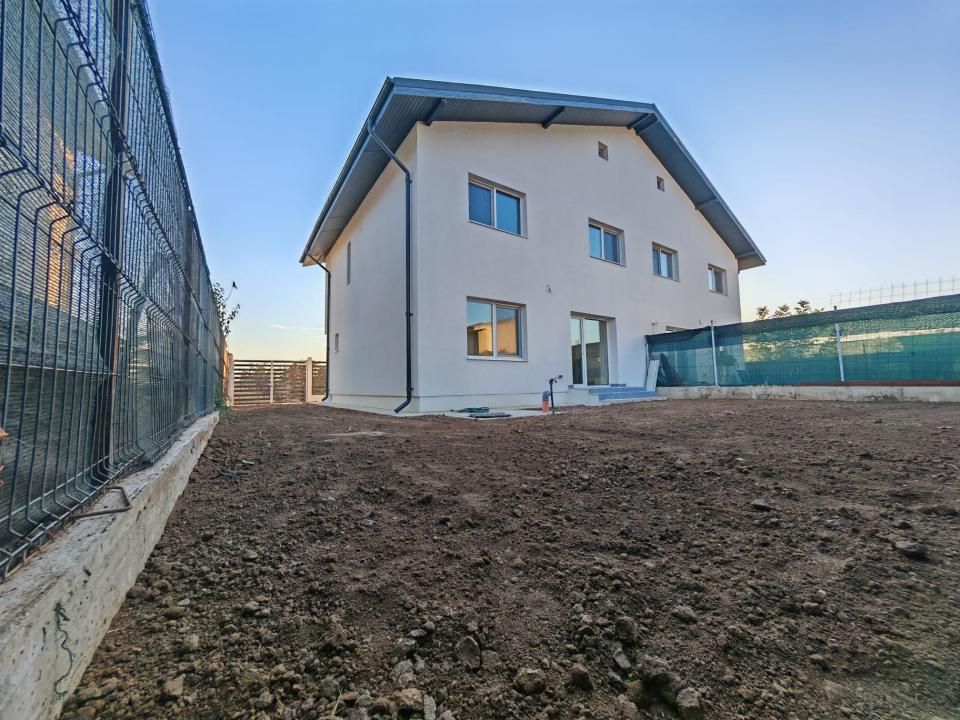 Casă cu 3 camere de vânzare în Sud, Berceni – fotografia 10 din 12