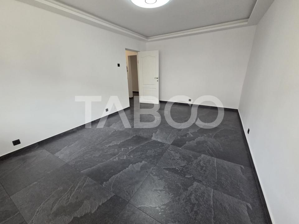 Apartament cu 4 camere de vânzare în Făgăraș – fotografia 3 din 13