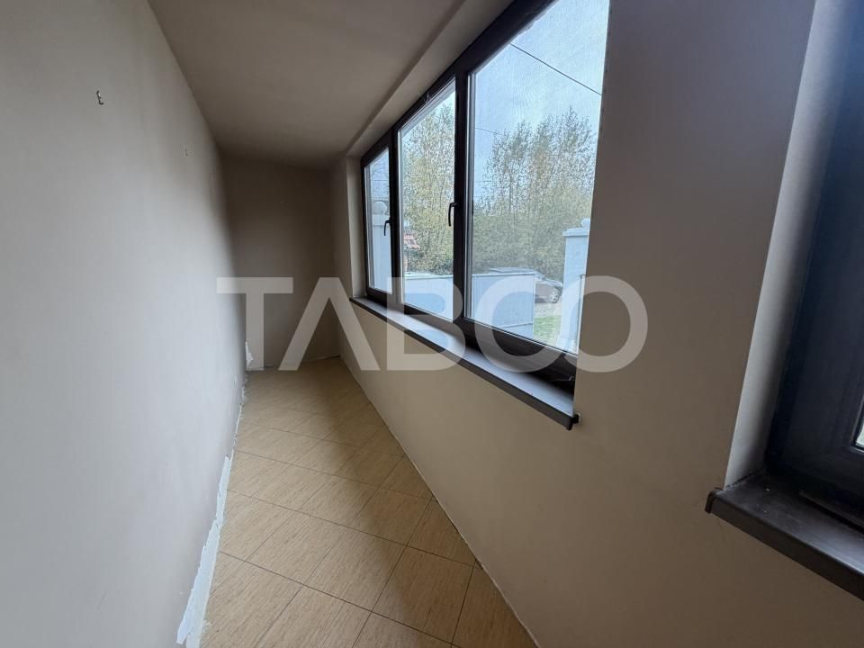 Casă cu 8 camere de vânzare în Gura Vaii – fotografia 7 din 16