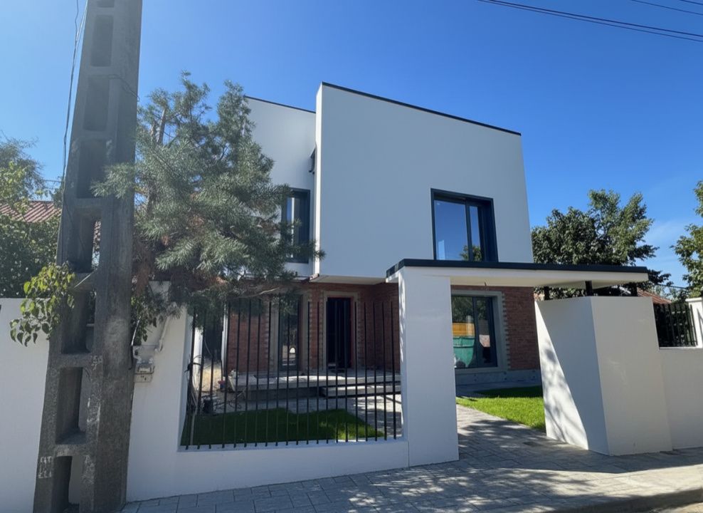 Casă cu 4 camere de vânzare în Central, Tunari – fotografia 9 din 16