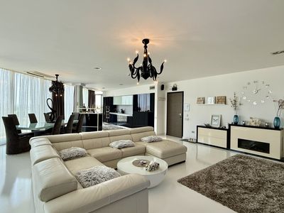 Apartament cu 3 camere de vânzare în Tomis Nord, Constanța – fotografia 3 din 38