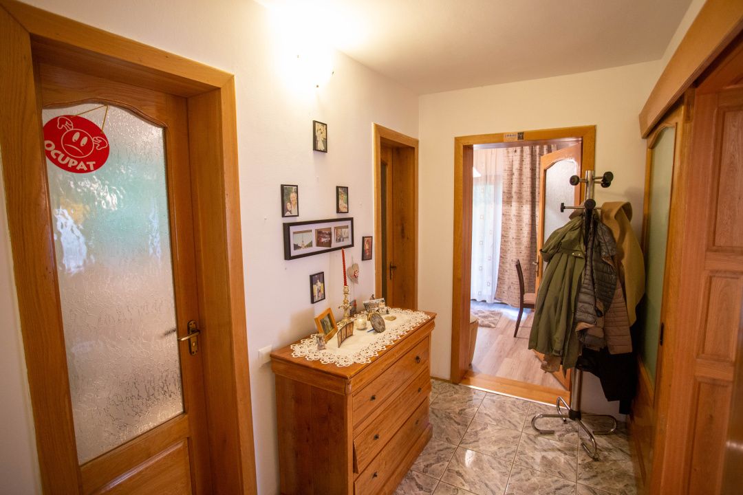 Casă cu 6 camere de vânzare în Comănești – fotografia 25 din 72