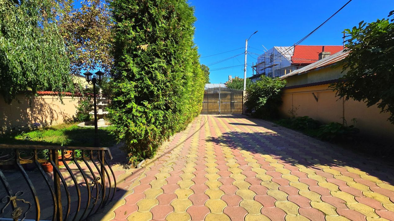 Casă cu 8 camere de vânzare în Central, Afumați – fotografia 83 din 91