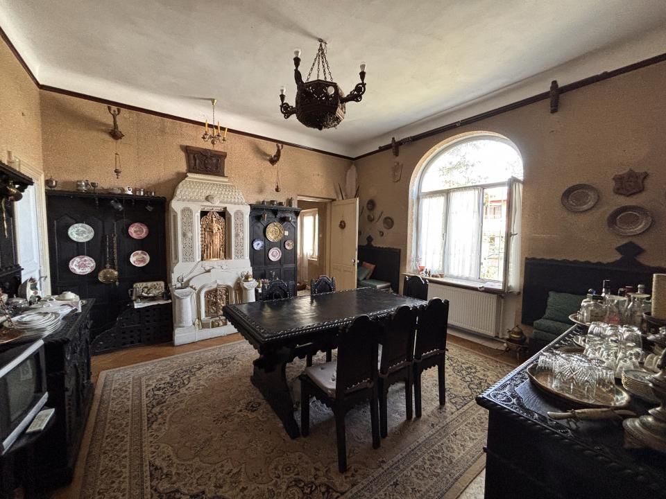 Casă cu 10 camere de vânzare în Foisorul de Foc, București – fotografia 2 din 18
