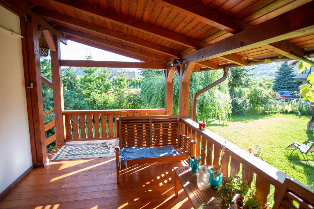 Casă cu 6 camere de vânzare în Comănești – fotografia 21 din 72