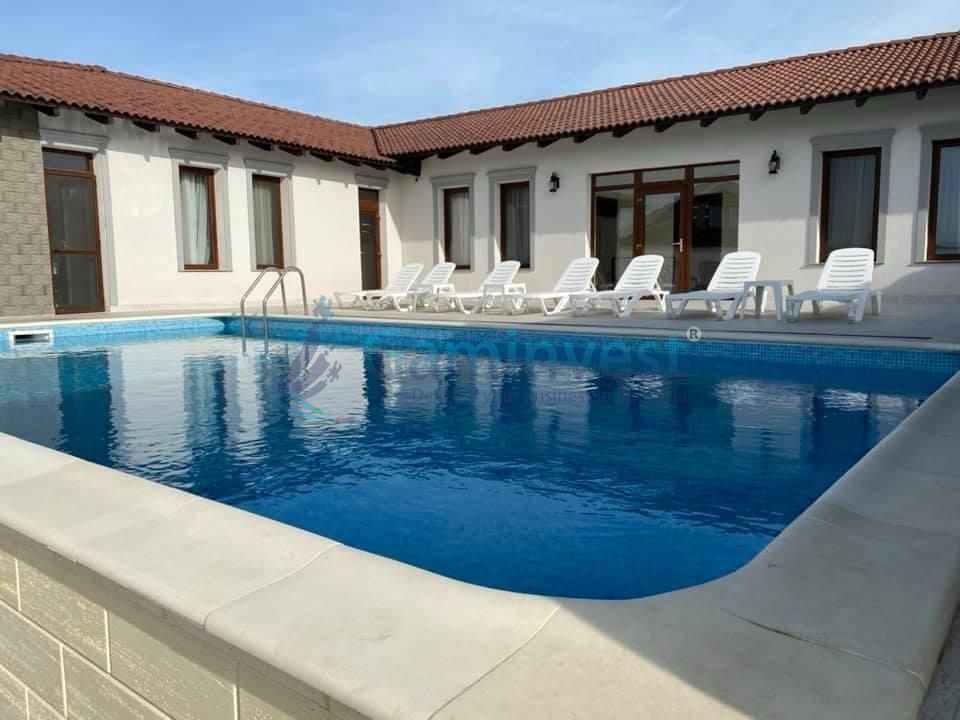 Hotel / pensiune cu 10 camere de vânzare în Cihei – fotografia 2 din 16