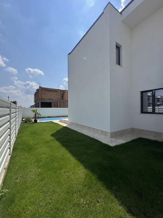 Casă cu 4 camere de vânzare în Tunari – fotografia 4 din 15