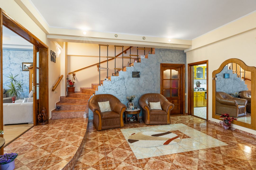 Casă cu 8 camere de vânzare în Faleza Nord, Constanța – fotografia 6 din 25