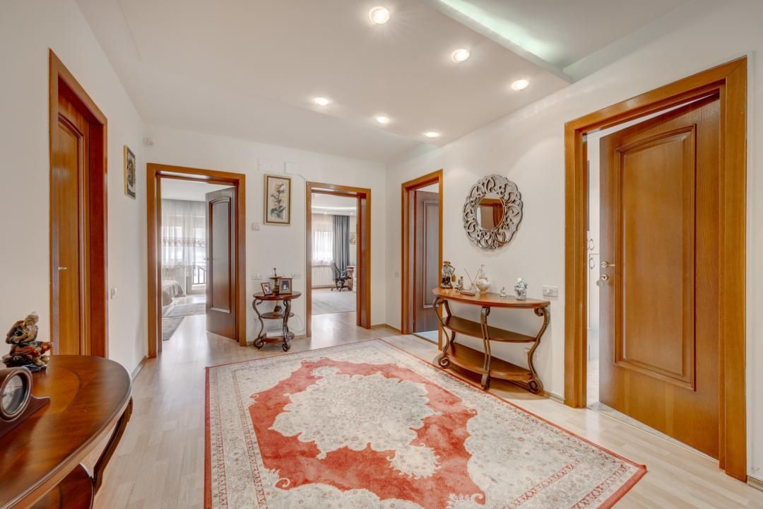 Casă cu 8 camere de închiriat în Banu Manta, București – fotografia 8 din 41