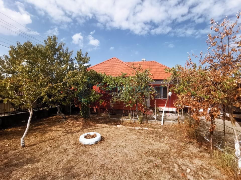 Casă cu 3 camere de vânzare în Central, Tileagd – fotografia 4 din 12