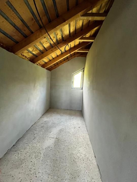 Casă cu 5 camere de vânzare în Central, Pucioasa-Sat – fotografia 7 din 19