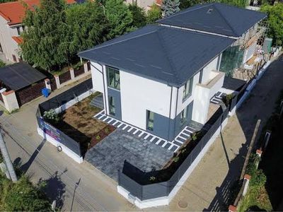 Casă cu 5 camere de vânzare în Otopeni – fotografia 2 din 12