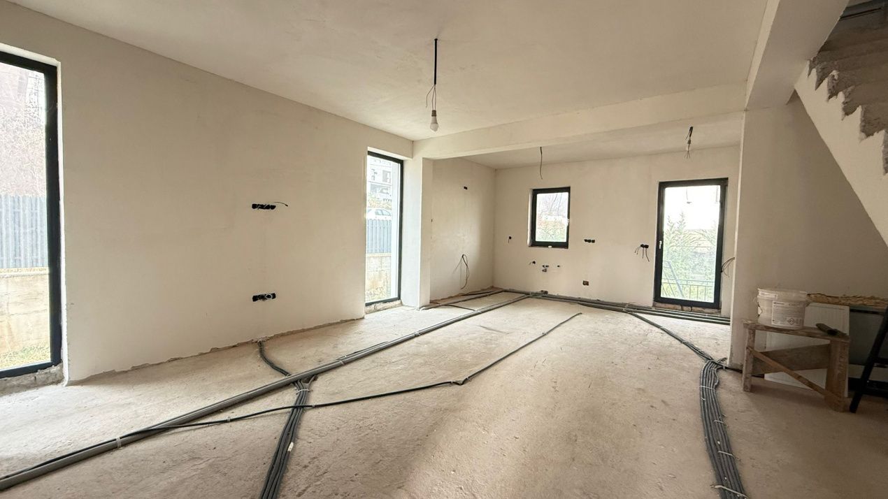 Casă cu 4 camere de vânzare în Vivo (Polus Center), Florești – fotografia 5 din 17