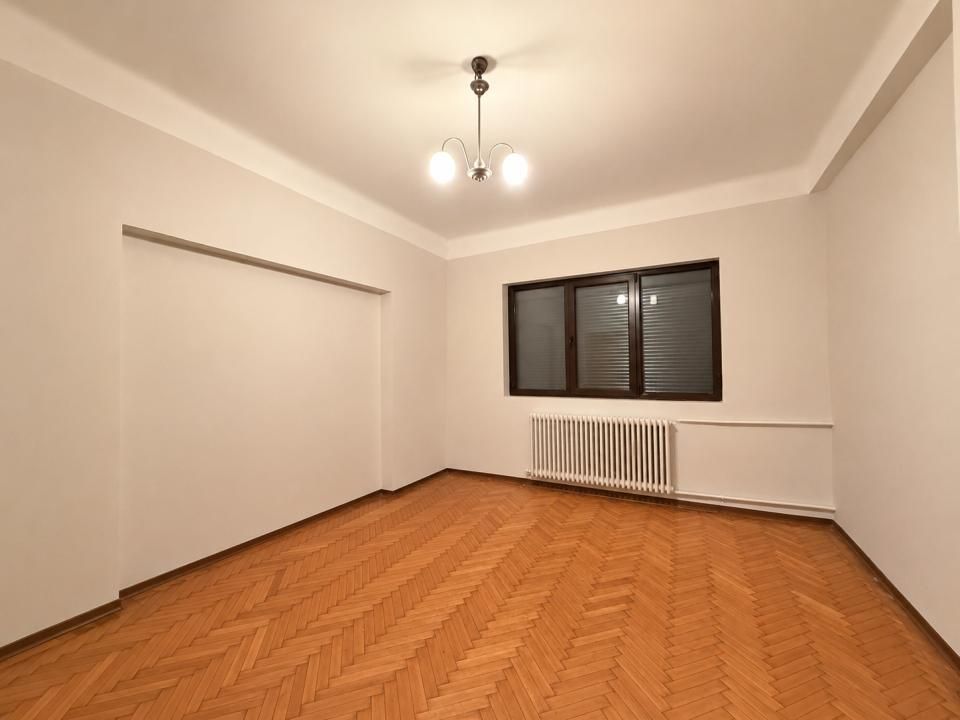 Casă cu 6 camere de vânzare în Vatra Luminoasa, București – fotografia 9 din 22