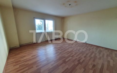 Apartament cu 3 camere de vânzare în Făgăraș