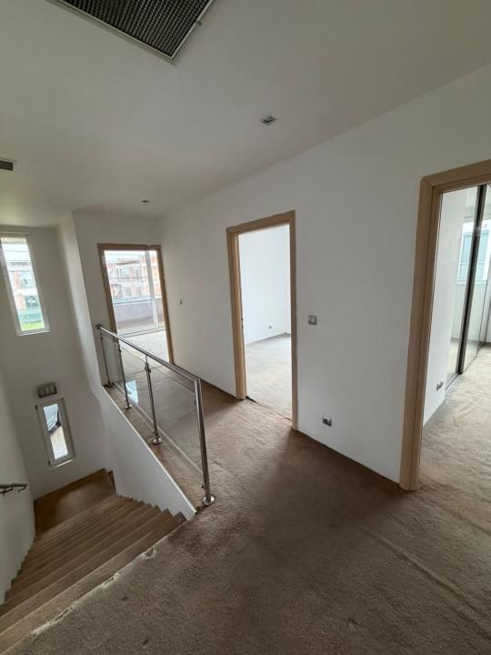 Casă cu 4 camere de vânzare în Central, Tunari – fotografia 9 din 25