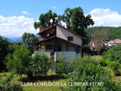 Casă cu 7 camere de vânzare în Daesti – fotografia 3 din 44