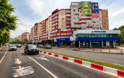 Spațiu comercial cu 10 camere de vânzare