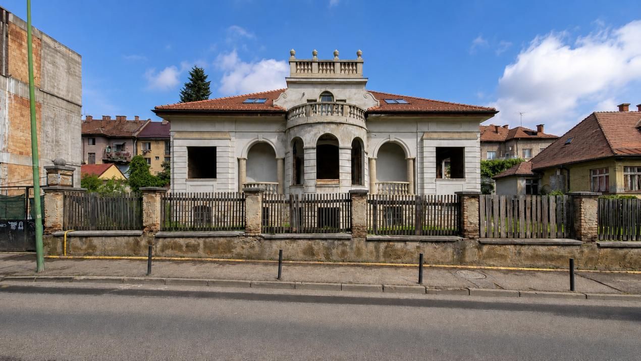 Casă cu 9 camere de vânzare în Centrul Istoric, Brașov – fotografia 1 din 18