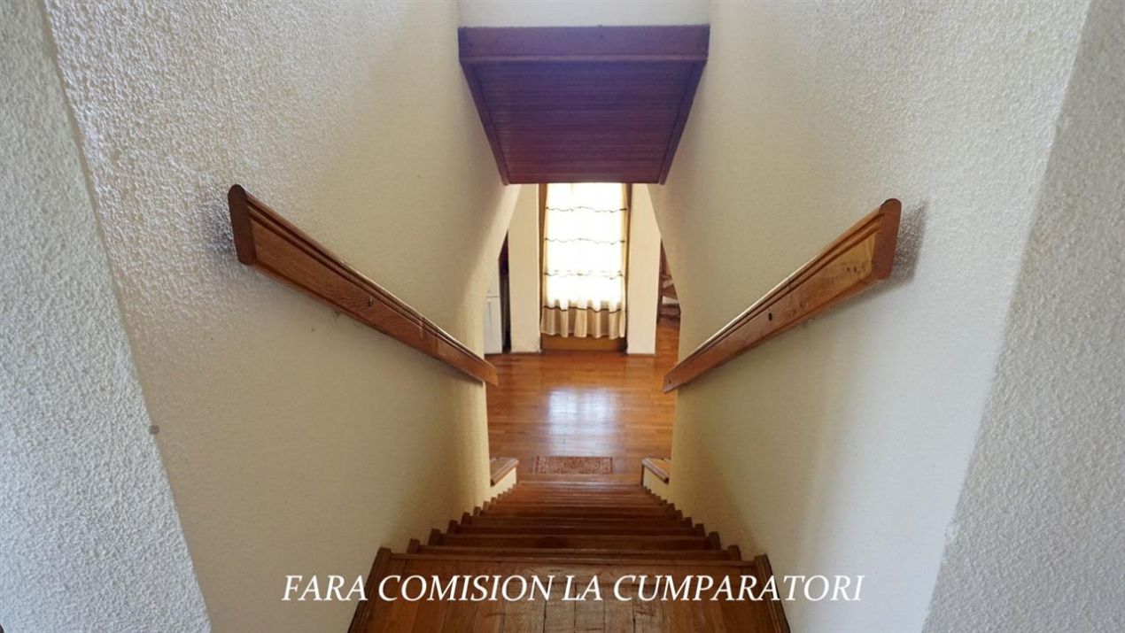 Casă cu 7 camere de vânzare în Daesti – fotografia 18 din 44