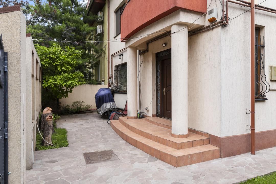 Casă cu 8 camere de vânzare în Vatra Luminoasa, București – fotografia 24 din 38