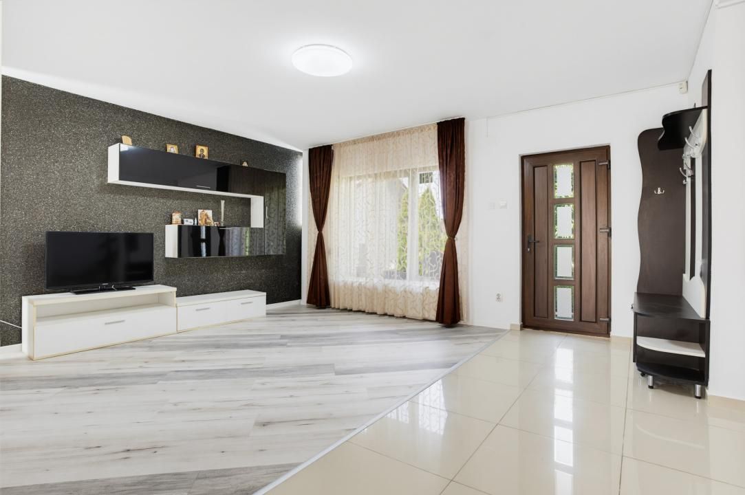 Casă cu 4 camere de vânzare în Horpaz – fotografia 8 din 31