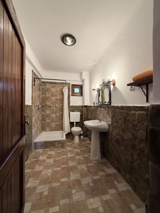 Casă cu 6 camere de vânzare în Nord-Est, Livadea – fotografia 31 din 39