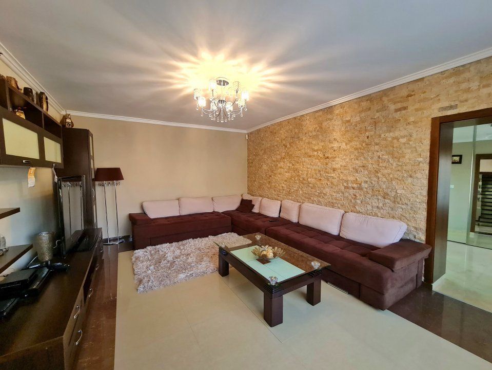 Casă cu 6 camere de vânzare în Domnești – fotografia 14 din 36