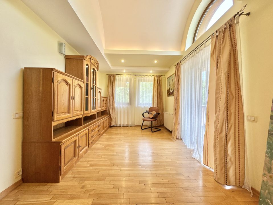 Spațiu comercial cu 10 camere de vânzare în Central, Frumusani – fotografia 26 din 40