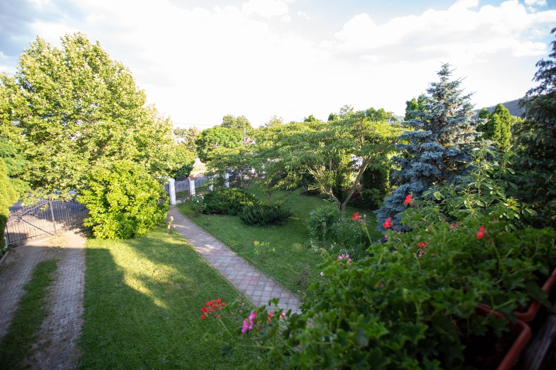 Casă cu 6 camere de vânzare în Comănești – fotografia 54 din 72
