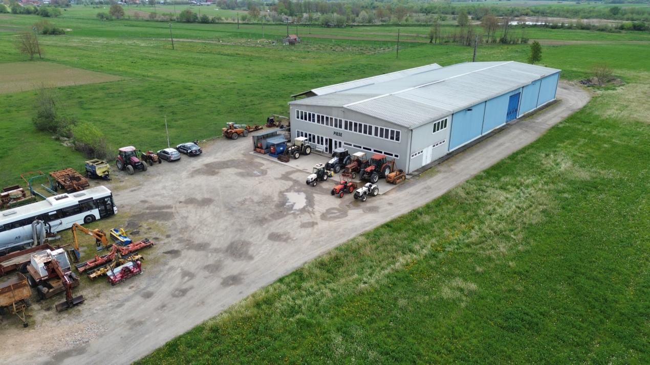Spațiu industrial de închiriat în Est, Grosi – fotografia 1 din 9