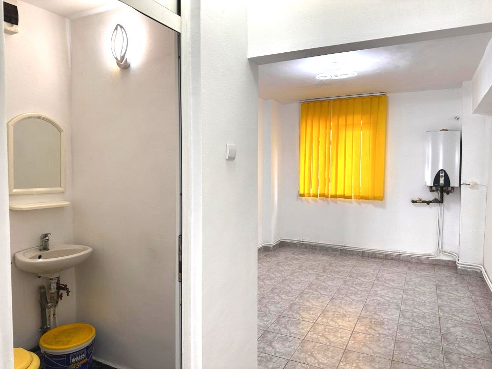 Spațiu comercial cu 2 camere de închiriat în Cetate, Alba Iulia – fotografia 16 din 25